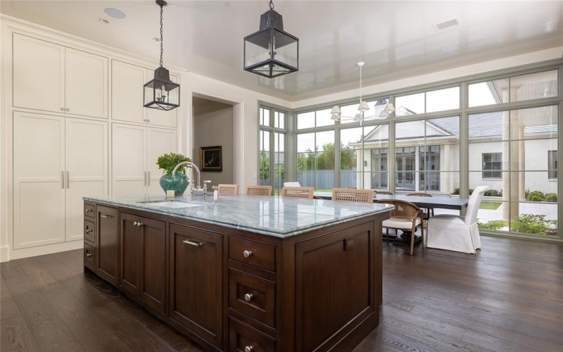 5610 Lobello, Dallas, TX 75229, 5 Bedrooms Bedrooms, ,7 BathroomsBathrooms,Residential,For Sale,5610 Lobello,20920720