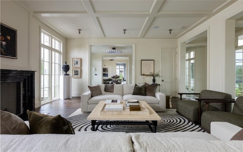 5610 Lobello, Dallas, TX 75229, 5 Bedrooms Bedrooms, ,7 BathroomsBathrooms,Residential,For Sale,5610 Lobello,20920720