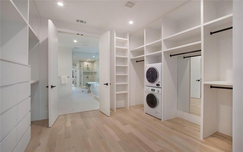 5253 Bonita Avenue, Dallas, TX 75206, 5 Habitaciones Habitaciones , ,6 BañosBaños,Residential,En Venta,5253 Bonita Avenue,20921037