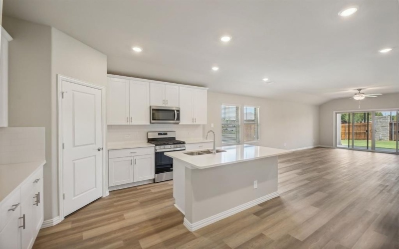 911 Elijah Lane, McKinney, TX 75069, 3 Bedrooms Bedrooms, ,2 BathroomsBathrooms,Residential,For Sale,911 Elijah Lane,20883783