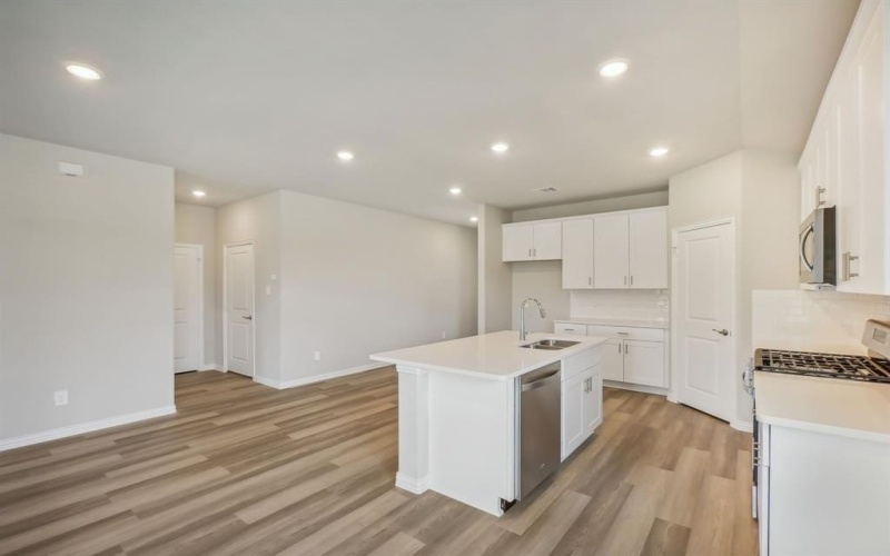 911 Elijah Lane, McKinney, TX 75069, 3 Bedrooms Bedrooms, ,2 BathroomsBathrooms,Residential,For Sale,911 Elijah Lane,20883783