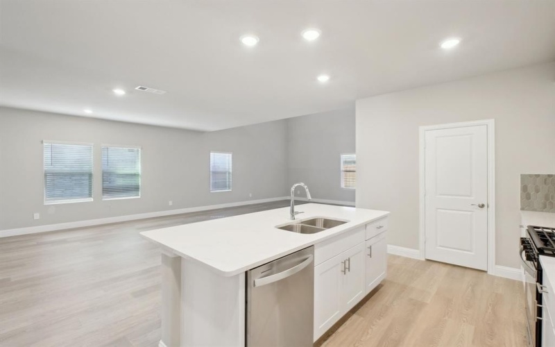 909 Elijah Lane, McKinney, TX 75069, 5 Bedrooms Bedrooms, ,3 BathroomsBathrooms,Residential,For Sale,909 Elijah Lane,20883995