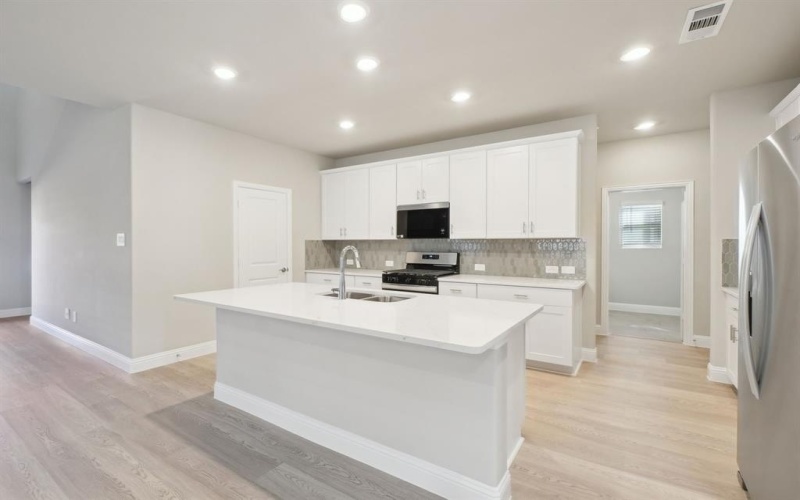 909 Elijah Lane, McKinney, TX 75069, 5 Bedrooms Bedrooms, ,3 BathroomsBathrooms,Residential,For Sale,909 Elijah Lane,20883995