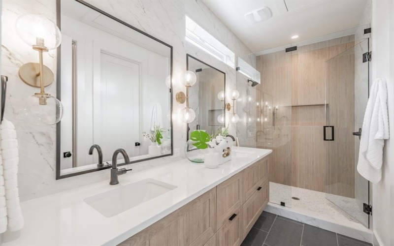 2166 Lovedale Avenue #101, Dallas, TX 75235, 2 Bedrooms Bedrooms, ,2 BathroomsBathrooms,Residential,For Sale,2166 Lovedale Avenue,20919777