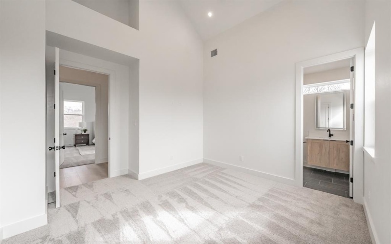 2166 Lovedale Avenue #101, Dallas, TX 75235, 2 Bedrooms Bedrooms, ,2 BathroomsBathrooms,Residential,For Sale,2166 Lovedale Avenue,20919777