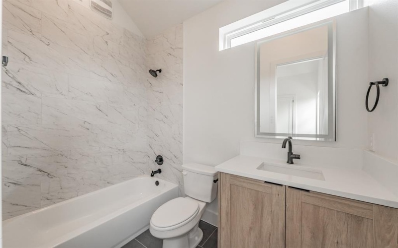 2166 Lovedale Avenue #101, Dallas, TX 75235, 2 Bedrooms Bedrooms, ,2 BathroomsBathrooms,Residential,For Sale,2166 Lovedale Avenue,20919777