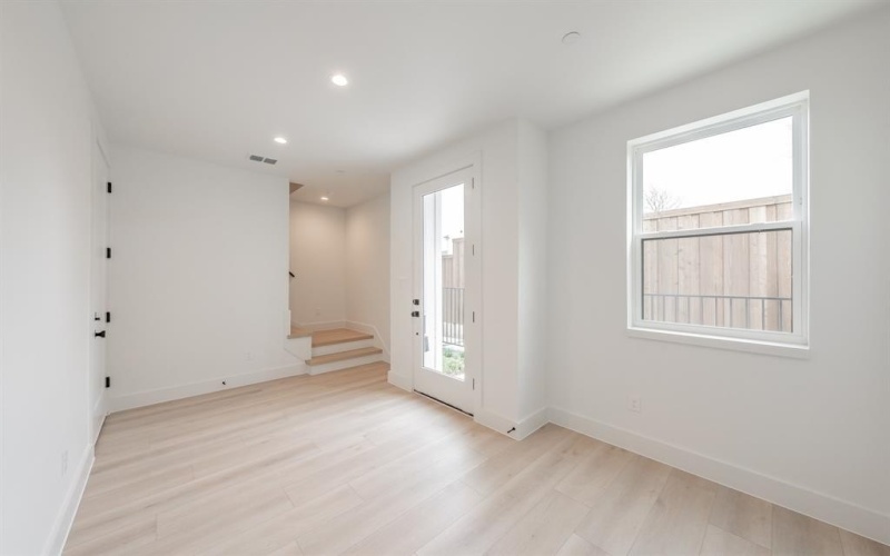 2166 Lovedale Avenue #101, Dallas, TX 75235, 2 Bedrooms Bedrooms, ,2 BathroomsBathrooms,Residential,For Sale,2166 Lovedale Avenue,20919777