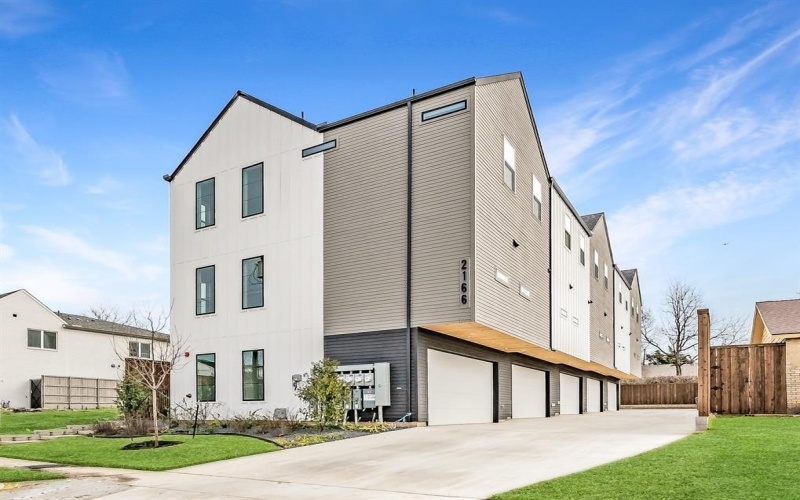 2166 Lovedale Avenue #101, Dallas, TX 75235, 2 Bedrooms Bedrooms, ,2 BathroomsBathrooms,Residential,For Sale,2166 Lovedale Avenue,20919777