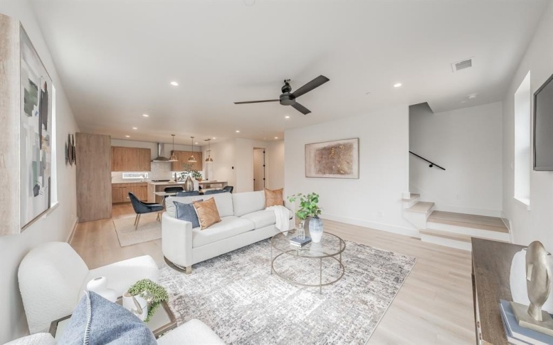 2166 Lovedale Avenue #101, Dallas, TX 75235, 2 Bedrooms Bedrooms, ,2 BathroomsBathrooms,Residential,For Sale,2166 Lovedale Avenue,20919777