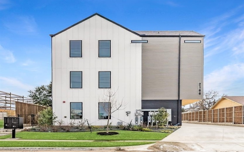 2166 Lovedale Avenue #101, Dallas, TX 75235, 2 Bedrooms Bedrooms, ,2 BathroomsBathrooms,Residential,For Sale,2166 Lovedale Avenue,20919777