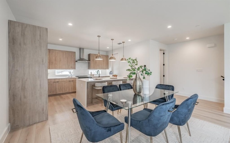 2166 Lovedale Avenue #101, Dallas, TX 75235, 2 Bedrooms Bedrooms, ,2 BathroomsBathrooms,Residential,For Sale,2166 Lovedale Avenue,20919777