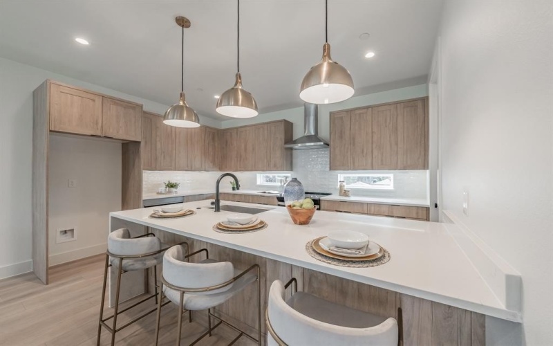 2166 Lovedale Avenue #101, Dallas, TX 75235, 2 Bedrooms Bedrooms, ,2 BathroomsBathrooms,Residential,For Sale,2166 Lovedale Avenue,20919777
