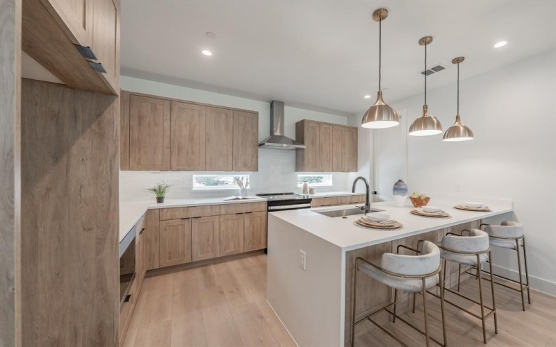 2166 Lovedale Avenue #101, Dallas, TX 75235, 2 Bedrooms Bedrooms, ,2 BathroomsBathrooms,Residential,For Sale,2166 Lovedale Avenue,20919777
