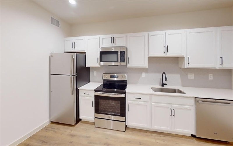 715 N Lancaster Avenue #210, Dallas, TX 75203, ,1 BañoBaños,Residential Lease,En Alquiler,715 N Lancaster Avenue,20892495