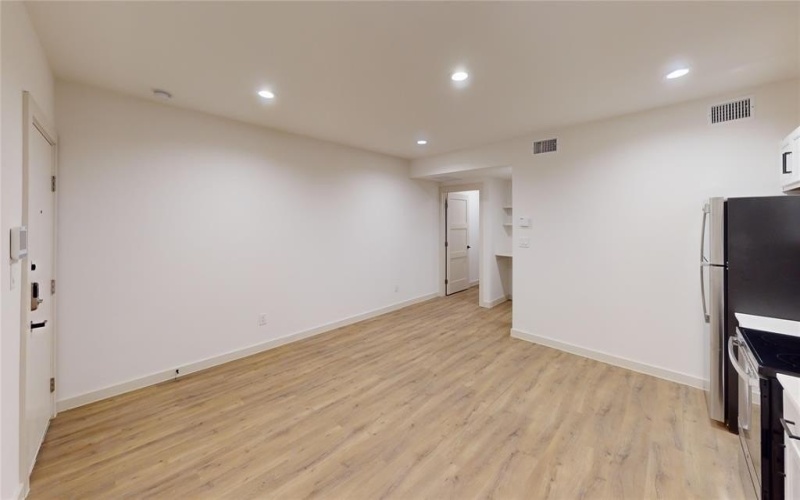 715 N Lancaster Avenue #210, Dallas, TX 75203, ,1 BañoBaños,Residential Lease,En Alquiler,715 N Lancaster Avenue,20892495