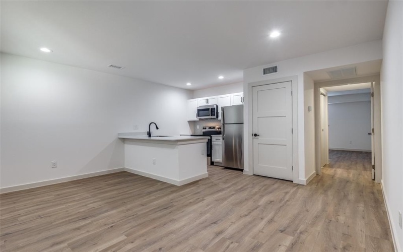 715 N Lancaster Avenue #210, Dallas, TX 75203, ,1 BañoBaños,Residential Lease,En Alquiler,715 N Lancaster Avenue,20892495