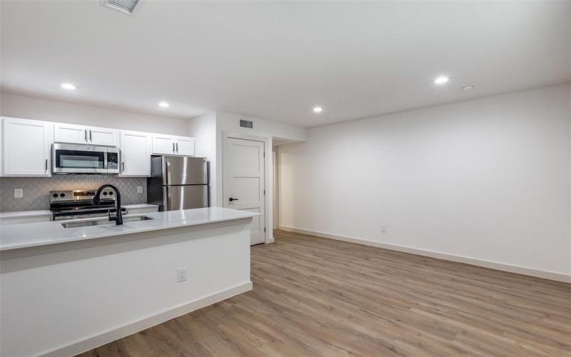 715 N Lancaster Avenue #210, Dallas, TX 75203, ,1 BañoBaños,Residential Lease,En Alquiler,715 N Lancaster Avenue,20892495