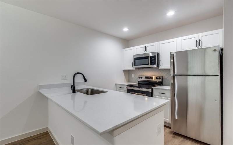 715 N Lancaster Avenue #210, Dallas, TX 75203, ,1 BañoBaños,Residential Lease,En Alquiler,715 N Lancaster Avenue,20892495