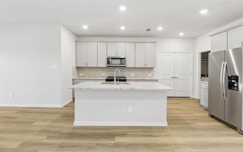 607 Willet Drive, McKinney, TX 75069, 4 Bedrooms Bedrooms, ,2 BathroomsBathrooms,Residential,For Sale,607 Willet Drive,20918054