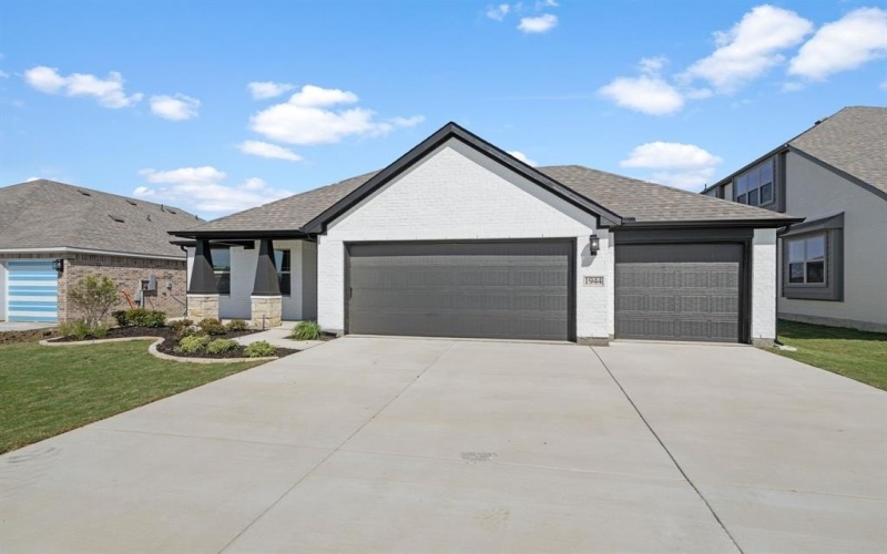1944 Nightfall Drive, Venus, TX 76084, 3 Bedrooms Bedrooms, ,2 BathroomsBathrooms,Residential,For Sale,1944 Nightfall Drive,20899251