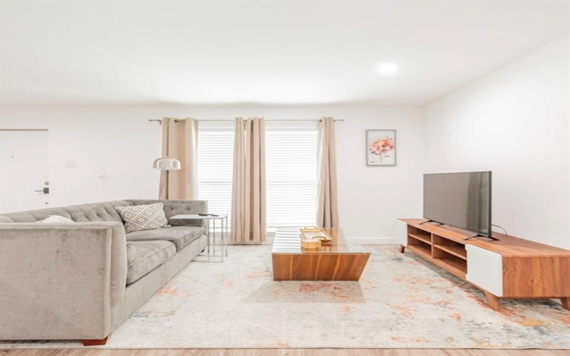 606 N Marsalis Avenue #110, Dallas, TX 75203, 1 Dormitorio Habitaciones , ,1 BañoBaños,Residential Lease,En Alquiler,606 N Marsalis Avenue,20892764