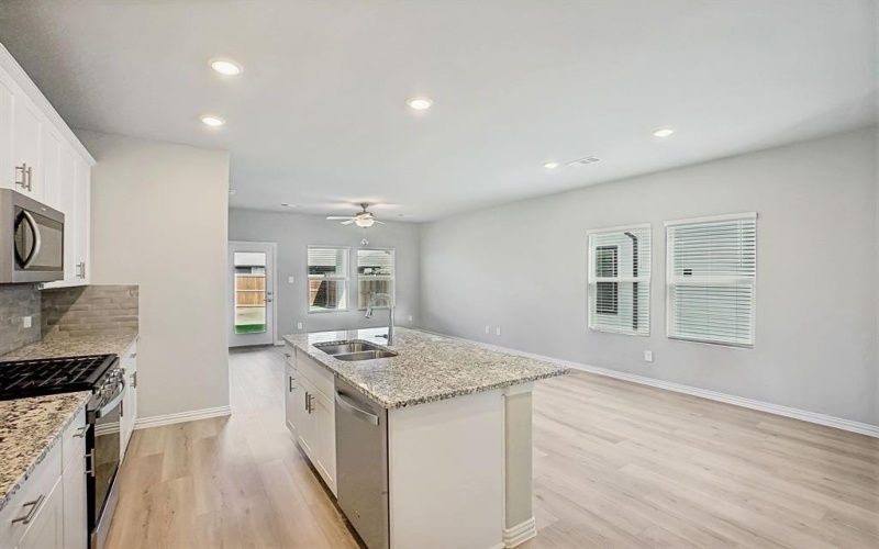 911 Pine Beach Drive, Princeton, TX 75071, 4 Bedrooms Bedrooms, ,2 BathroomsBathrooms,Residential,For Sale,911 Pine Beach Drive,20914115
