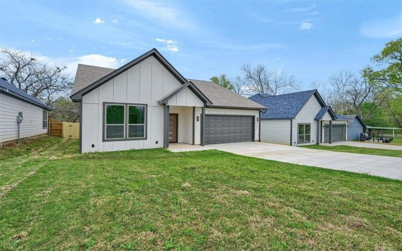 715 E Hanna Street, Denison, TX 75021, 3 Bedrooms Bedrooms, ,2 BathroomsBathrooms,Residential,For Sale,715 E Hanna Street,20887350