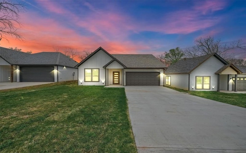 715 E Hanna Street, Denison, TX 75021, 3 Bedrooms Bedrooms, ,2 BathroomsBathrooms,Residential,For Sale,715 E Hanna Street,20887350
