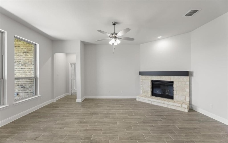 538 Amesbury Drive, Forney, TX 75126, 3 Bedrooms Bedrooms, ,2 BathroomsBathrooms,Residential,For Sale,538 Amesbury Drive,20893194