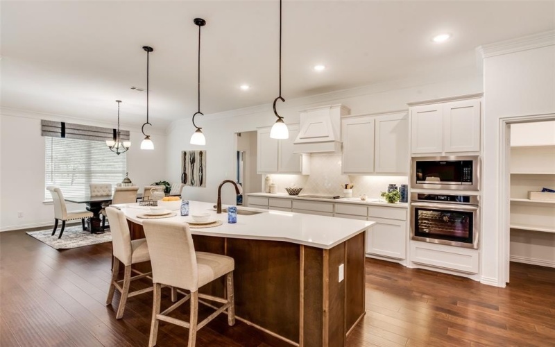 2101 Crystal Palace Boulevard, Alvarado, TX 76009, 4 Habitaciones Habitaciones , ,3 BañosBaños,Residential,En Venta,2101 Crystal Palace Boulevard,20933427