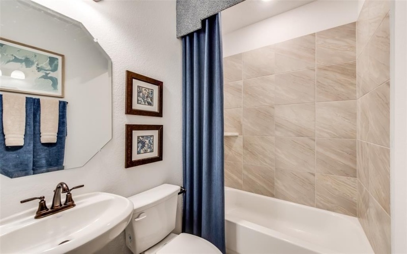 2101 Crystal Palace Boulevard, Alvarado, TX 76009, 4 Habitaciones Habitaciones , ,3 BañosBaños,Residential,En Venta,2101 Crystal Palace Boulevard,20933427