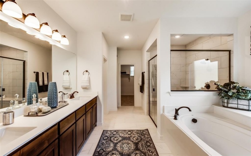 2101 Crystal Palace Boulevard, Alvarado, TX 76009, 4 Habitaciones Habitaciones , ,3 BañosBaños,Residential,En Venta,2101 Crystal Palace Boulevard,20933427