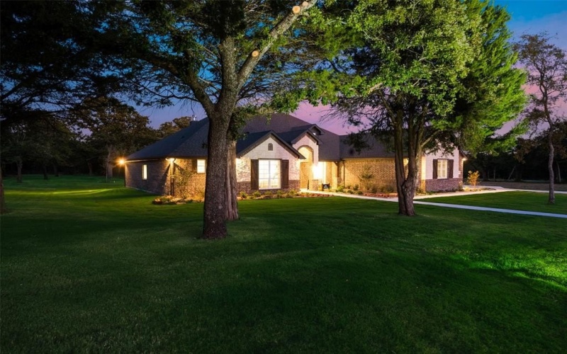 2101 Crystal Palace Boulevard, Alvarado, TX 76009, 4 Habitaciones Habitaciones , ,3 BañosBaños,Residential,En Venta,2101 Crystal Palace Boulevard,20933427