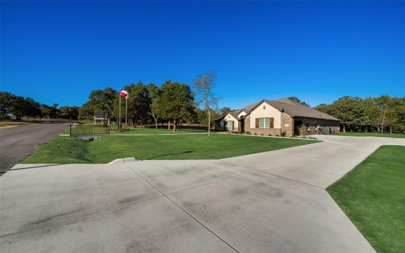 2101 Crystal Palace Boulevard, Alvarado, TX 76009, 4 Habitaciones Habitaciones , ,3 BañosBaños,Residential,En Venta,2101 Crystal Palace Boulevard,20933427