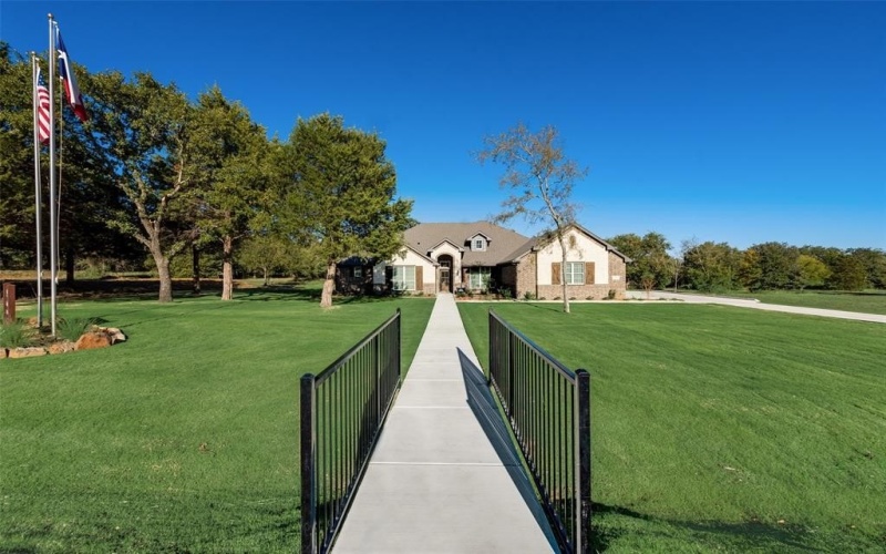 2101 Crystal Palace Boulevard, Alvarado, TX 76009, 4 Habitaciones Habitaciones , ,3 BañosBaños,Residential,En Venta,2101 Crystal Palace Boulevard,20933427