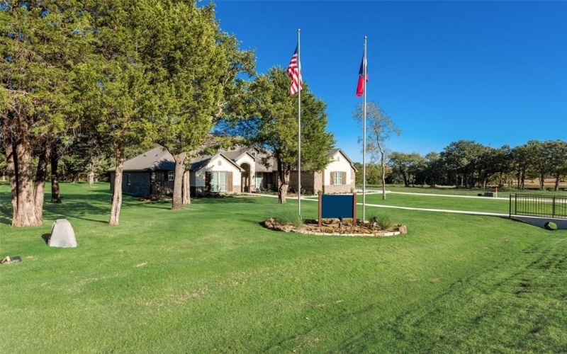 2101 Crystal Palace Boulevard, Alvarado, TX 76009, 4 Habitaciones Habitaciones , ,3 BañosBaños,Residential,En Venta,2101 Crystal Palace Boulevard,20933427