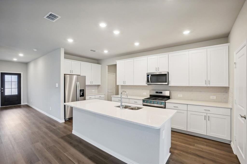 10728 Modoc Drive, Fort Worth, TX 76179, 4 Bedrooms Bedrooms, ,3 BathroomsBathrooms,Residential,For Sale,10728 Modoc Drive,20925424