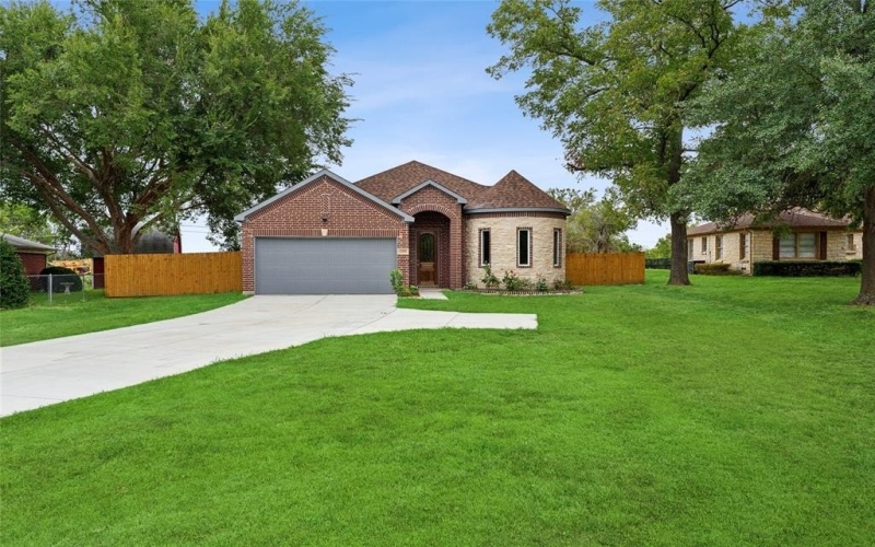 1202 Commerce Drive, Greenville, TX 75401, 4 Bedrooms Bedrooms, ,2 BathroomsBathrooms,Residential,For Sale,1202 Commerce Drive,20934028