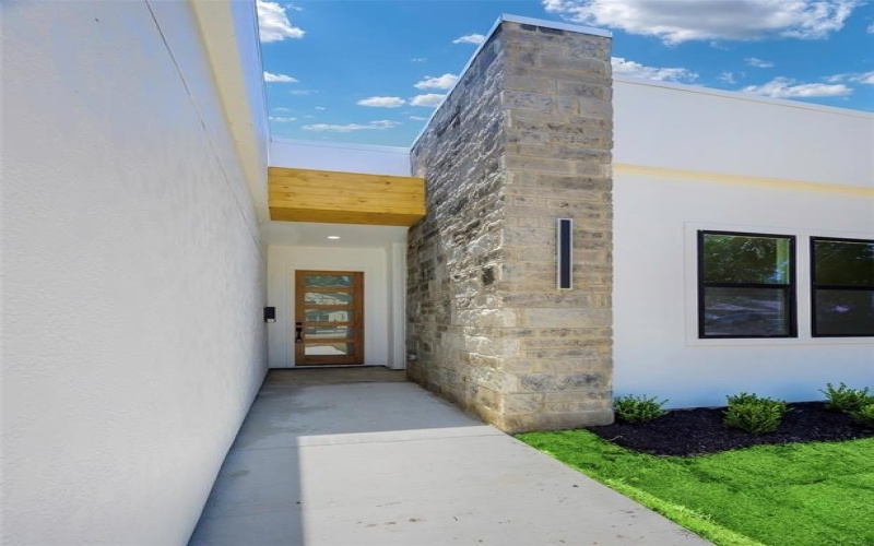3900 De Maggio Avenue, Dallas, TX 75210, 4 Habitaciones Habitaciones , ,2 BañosBaños,Residential,En Venta,3900 De Maggio Avenue,20929406