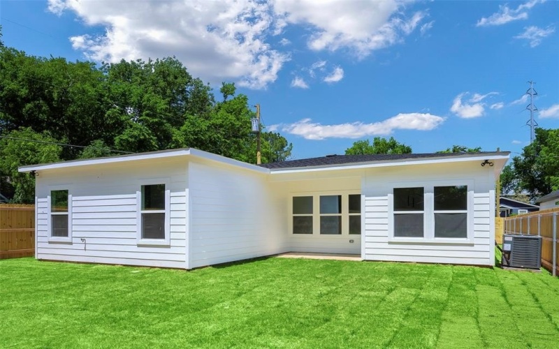 3900 De Maggio Avenue, Dallas, TX 75210, 4 Habitaciones Habitaciones , ,2 BañosBaños,Residential,En Venta,3900 De Maggio Avenue,20929406