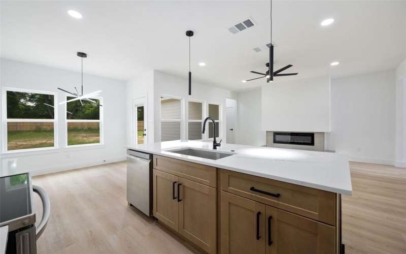 3900 De Maggio Avenue, Dallas, TX 75210, 4 Habitaciones Habitaciones , ,2 BañosBaños,Residential,En Venta,3900 De Maggio Avenue,20929406