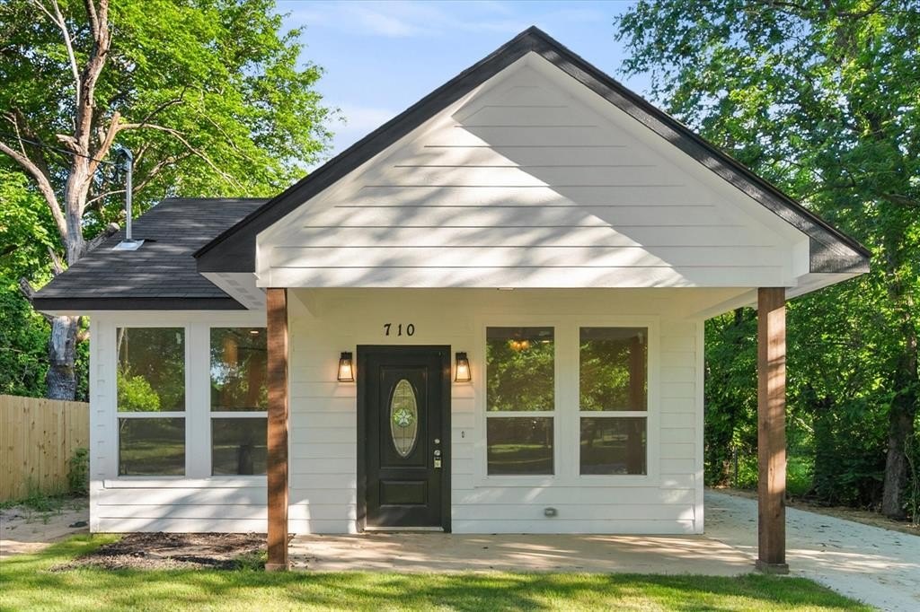 710 E 3rd Avenue, Corsicana, TX 75110, 3 Bedrooms Bedrooms, ,2 BathroomsBathrooms,Residential,For Sale,710 E 3rd Avenue,20930673