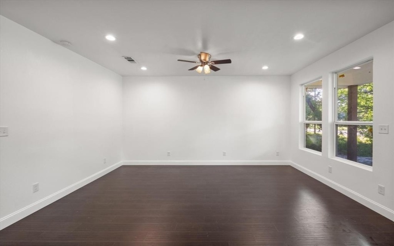 710 E 3rd Avenue, Corsicana, TX 75110, 3 Bedrooms Bedrooms, ,2 BathroomsBathrooms,Residential,For Sale,710 E 3rd Avenue,20930673
