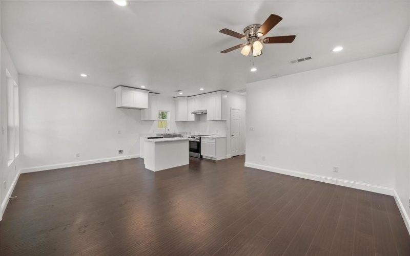 710 E 3rd Avenue, Corsicana, TX 75110, 3 Bedrooms Bedrooms, ,2 BathroomsBathrooms,Residential,For Sale,710 E 3rd Avenue,20930673