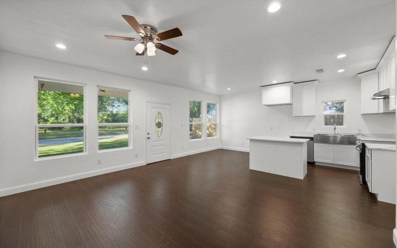 710 E 3rd Avenue, Corsicana, TX 75110, 3 Bedrooms Bedrooms, ,2 BathroomsBathrooms,Residential,For Sale,710 E 3rd Avenue,20930673