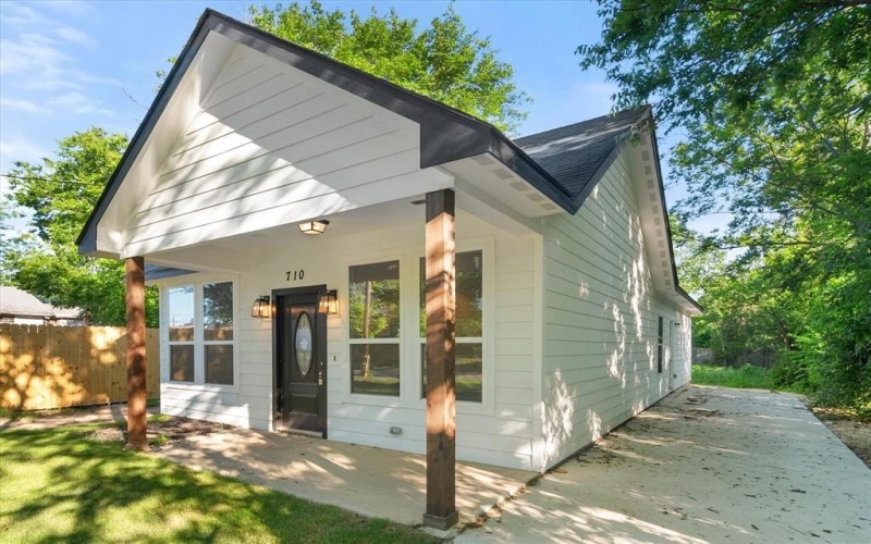 710 E 3rd Avenue, Corsicana, TX 75110, 3 Bedrooms Bedrooms, ,2 BathroomsBathrooms,Residential,For Sale,710 E 3rd Avenue,20930673
