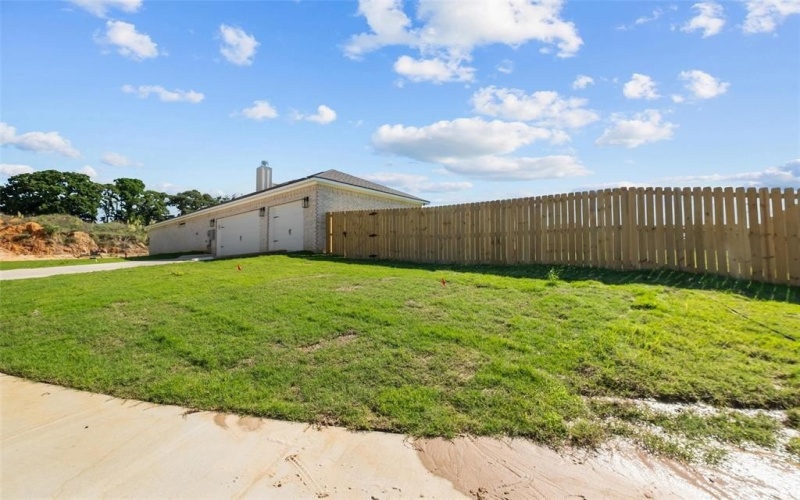 16509 Crossing Circle, Lindale, TX 75771, 4 Bedrooms Bedrooms, ,2 BathroomsBathrooms,Residential,For Sale,16509 Crossing Circle,20934493