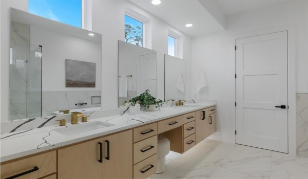1921 Pollard Street, Dallas, TX 75208, 3 Bedrooms Bedrooms, ,3 BathroomsBathrooms,Residential,For Sale,1921 Pollard Street,20929895