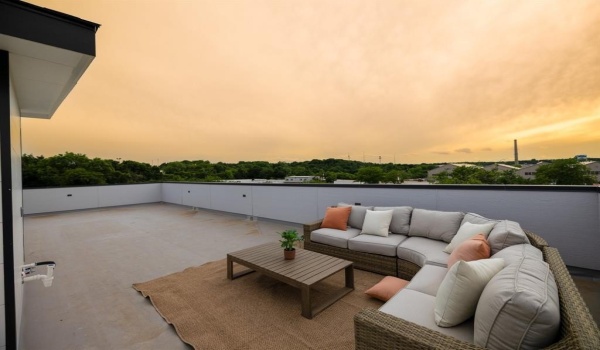 1921 Pollard Street, Dallas, TX 75208, 3 Bedrooms Bedrooms, ,3 BathroomsBathrooms,Residential,For Sale,1921 Pollard Street,20929895