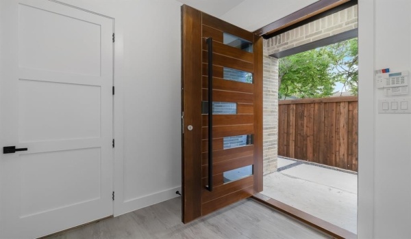 1921 Pollard Street, Dallas, TX 75208, 3 Bedrooms Bedrooms, ,3 BathroomsBathrooms,Residential,For Sale,1921 Pollard Street,20929895